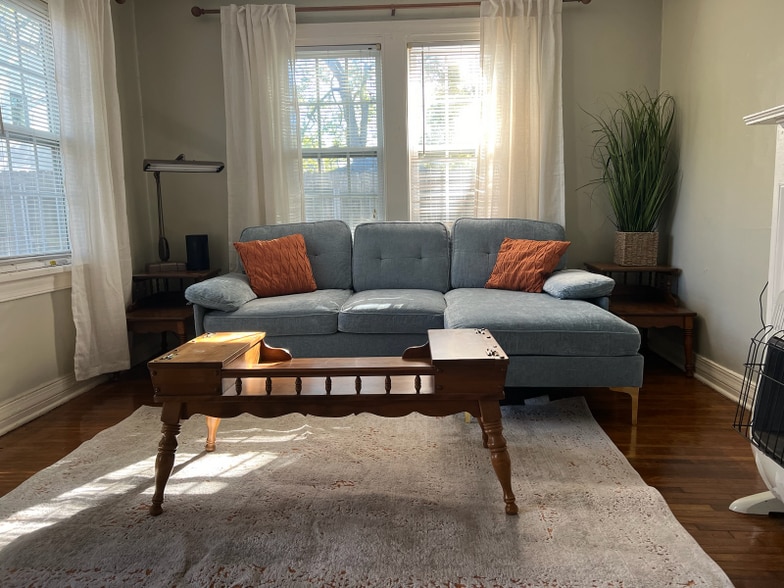 Building Photo - 1140 S College Ave