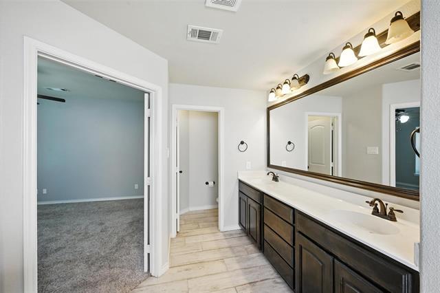 Building Photo - 624 Cypress Hill Dr