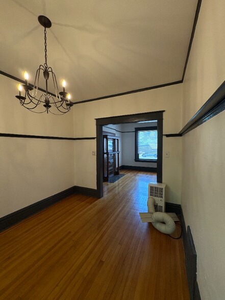 Building Photo - 1511 E 22nd Ave