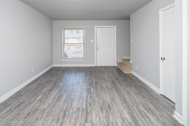 Building Photo - Spacious, affordable two bedroom townhouse in a great location in Charlotte!