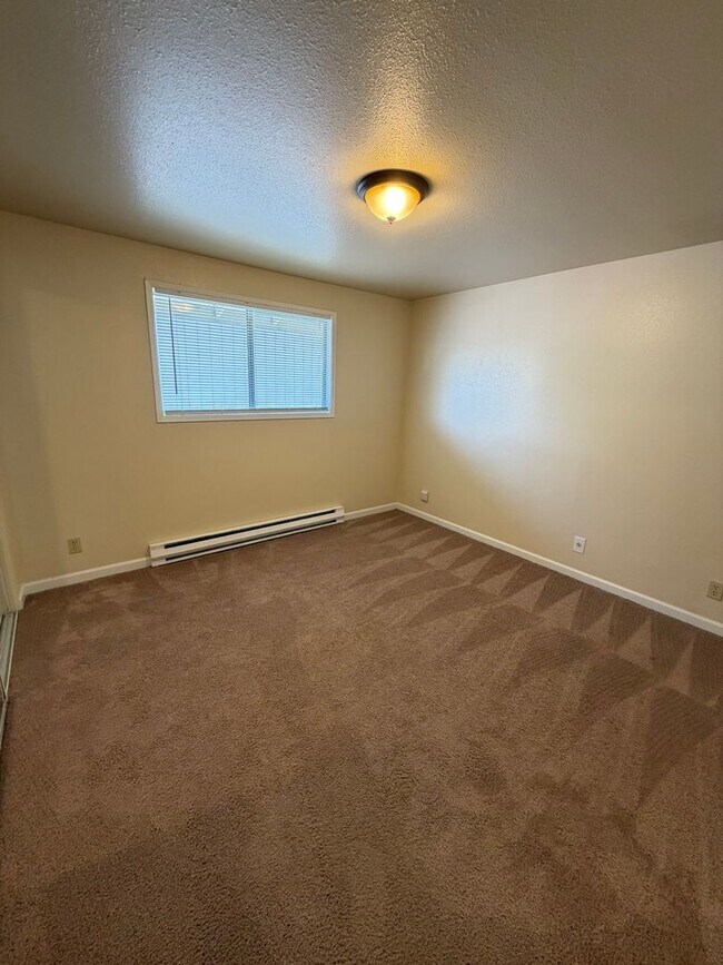 Building Photo - Recently Remodeled Two Bedroom Apartment With Canal Views and Private Balcony!