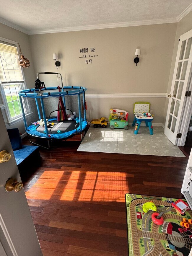 Building Photo - 3 bedroom/ 2.5 bathroom- Smithfield, VA