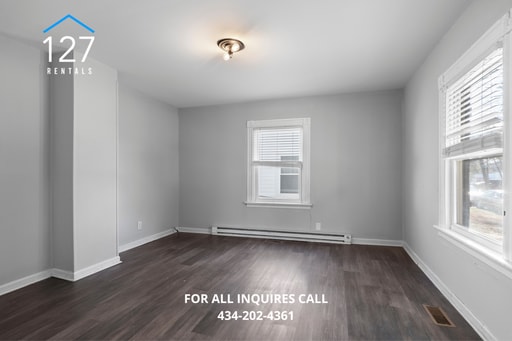 Building Photo - Single Family home w/ 3Beds & 1Full Bath