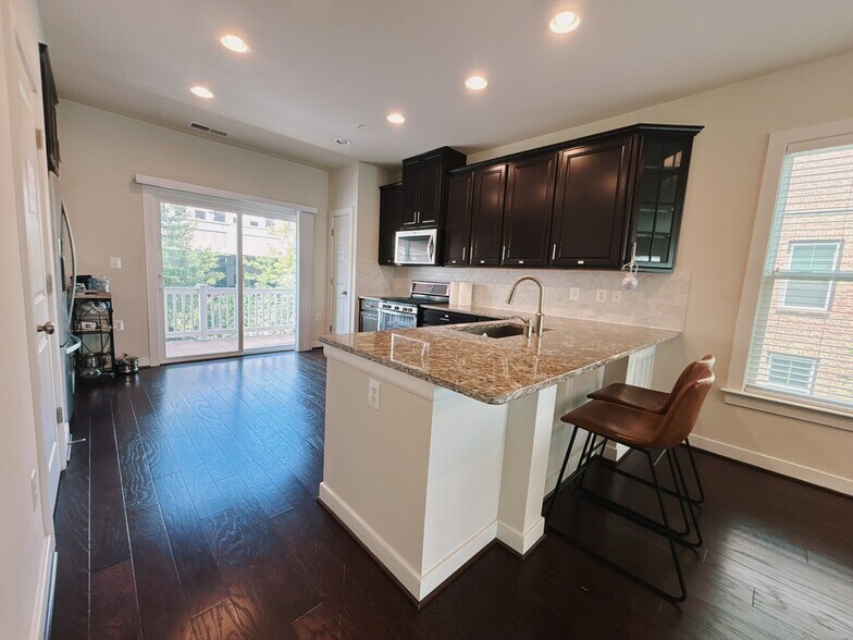 Building Photo - 225 Kepler Dr