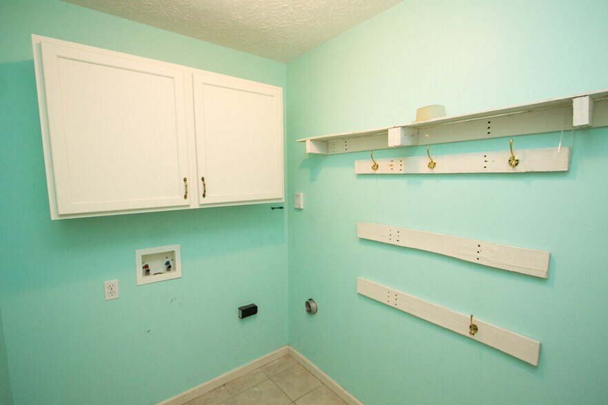 Building Photo - 2321 Winterset Dr