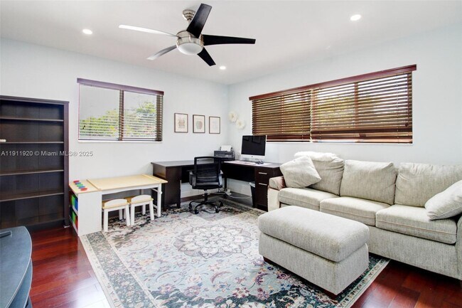 Building Photo - 6900 SW 104th St