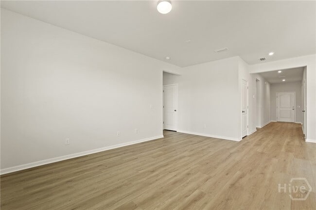 Building Photo - 251 Shade Tree Dr