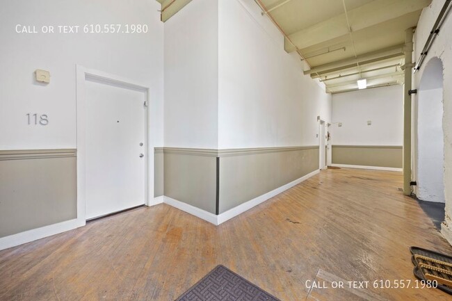 Building Photo - 1 Bedroom - 1 Bath loft apartment located ...