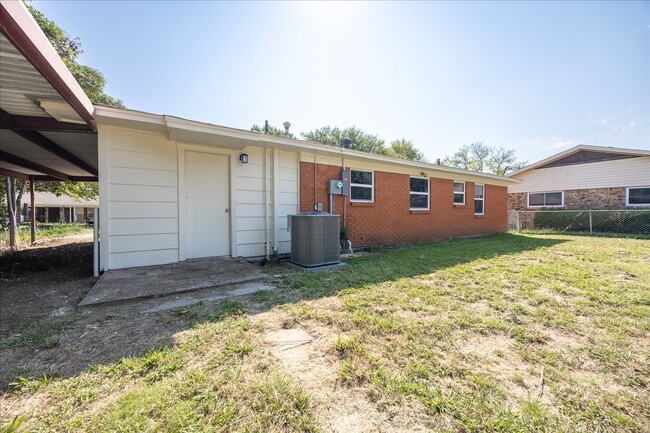 Building Photo - 103 Hillcrest Dr