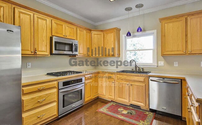 Building Photo - 115 Hidden Lake Dr