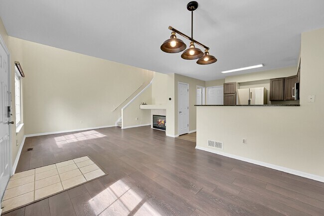 Building Photo - $2,670.95 - 2-bed. 2.5-bath Townhome in Westminster with In Unit Laundry!