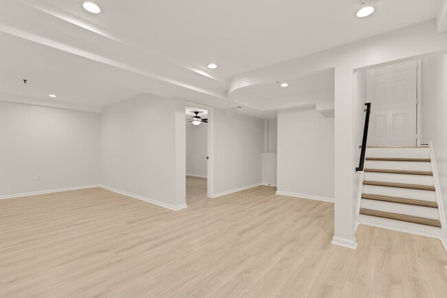 Building Photo - 6214 Kolb St