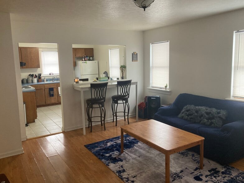 Building Photo - 146 Lorentz St