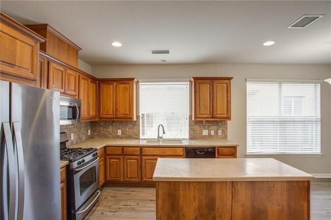 Building Photo - 811 Clear Meadow Ct