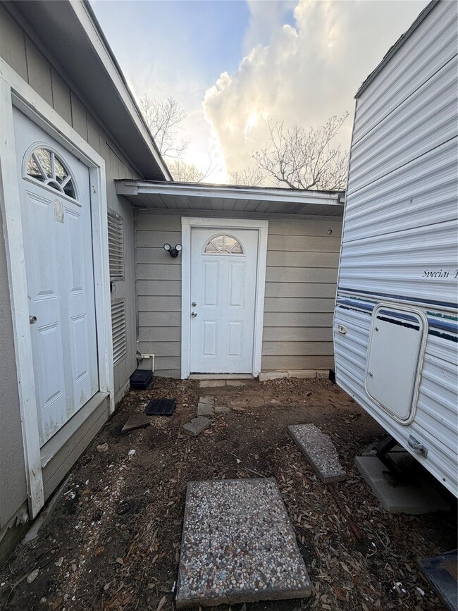 Building Photo - 13217 Player St