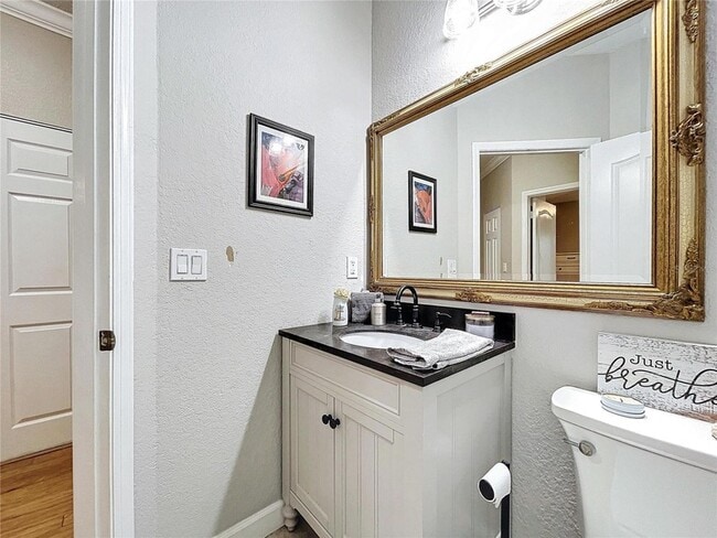 Building Photo - 704 Seagate Dr