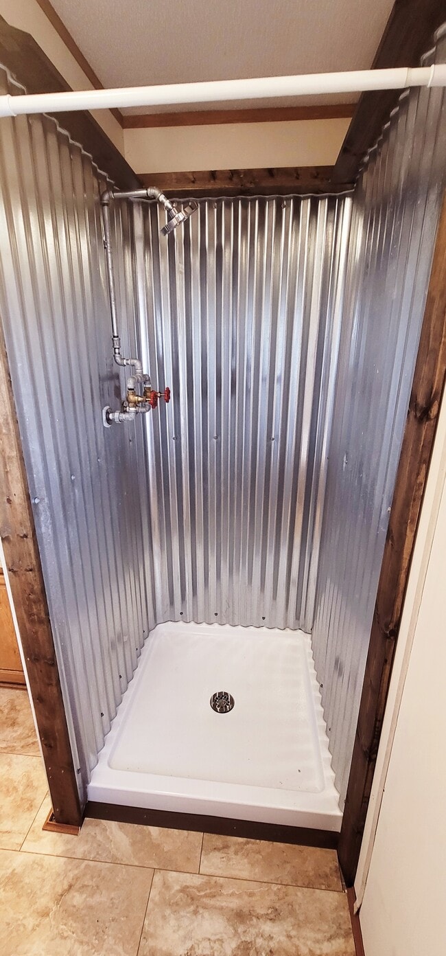 Building Photo - 4105 Carlyss Dr