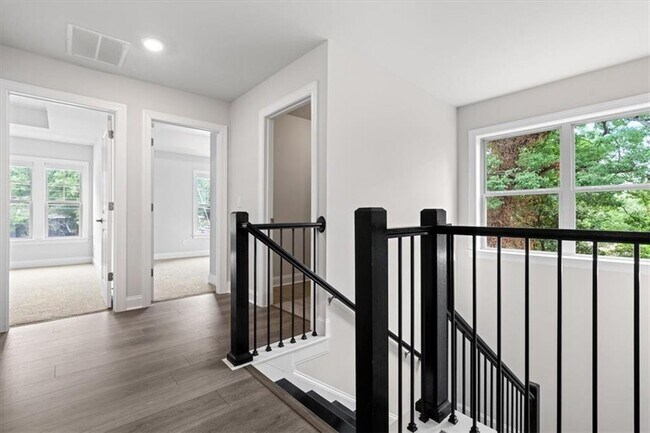 Building Photo - 2560 Clairebrooke Bnd