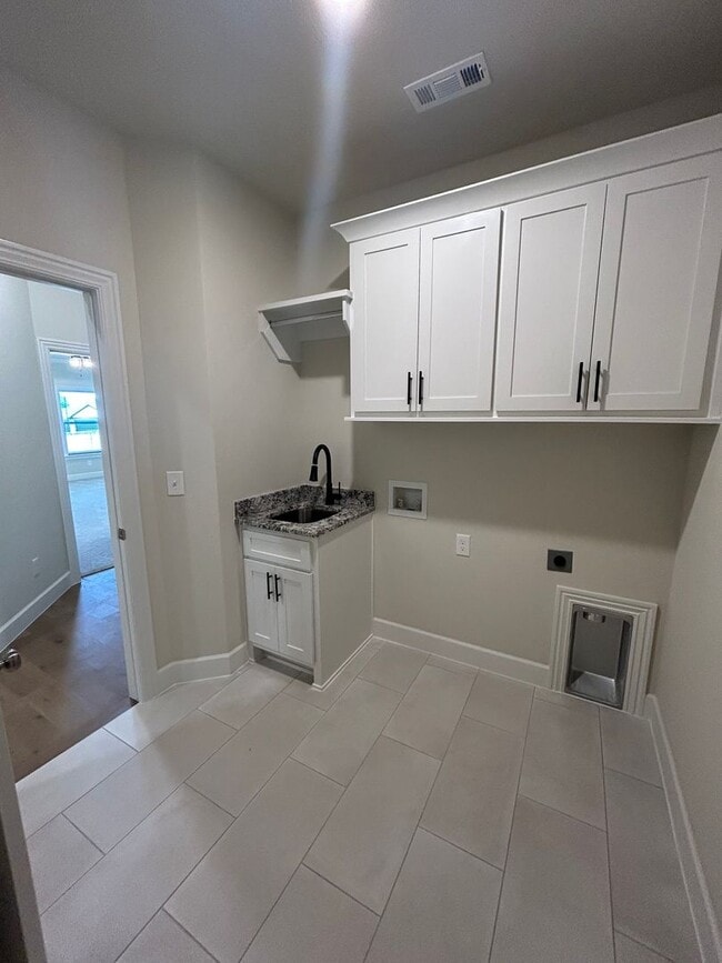 Building Photo - Beautiful Bentonville Home! 4 Bedrooms, 2....