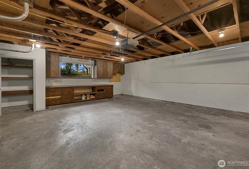 Building Photo - 2562 Lake Whatcom Blvd