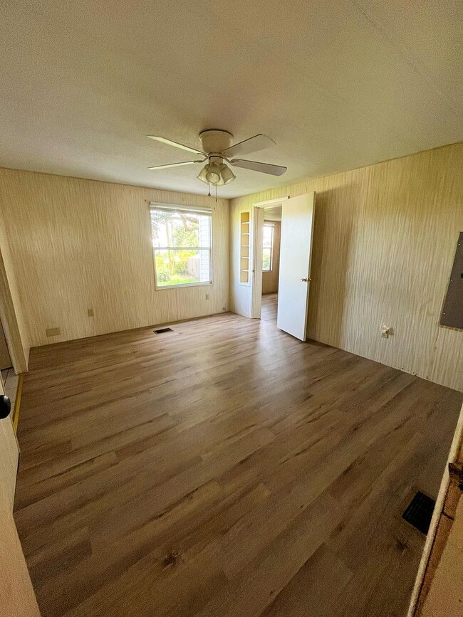 Building Photo - Delightful 2 Bedroom, 2 Bathroom Mobile Ho...