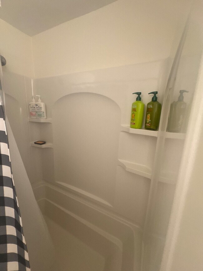 Building Photo - 104 Cannon Ave