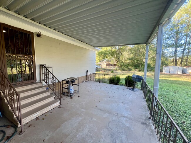 Covered Back Patio - 1247 Elvis Presley Dr