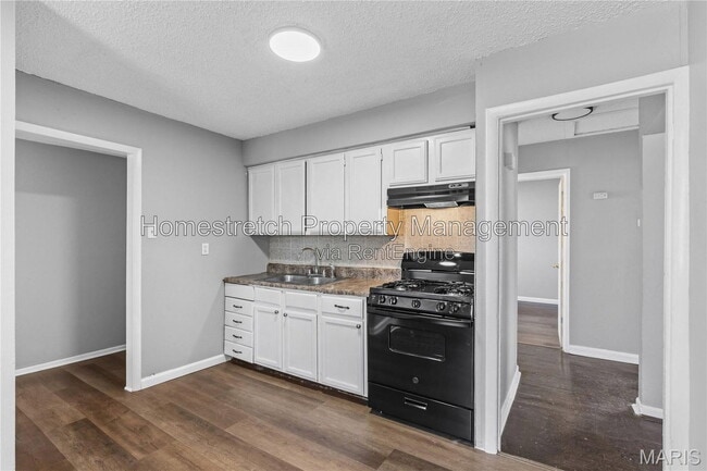 Building Photo - 7471 Sharon Dr