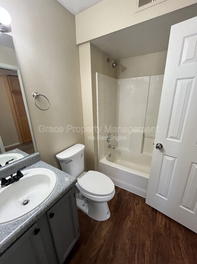 Building Photo - 5708 W Asbury Pl