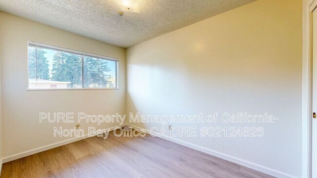 Building Photo - 1325 Edwards Ave