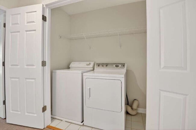 Building Photo - 5023 Village Fountain Pl