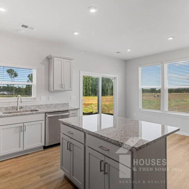 Building Photo - 100 Randwick Ln