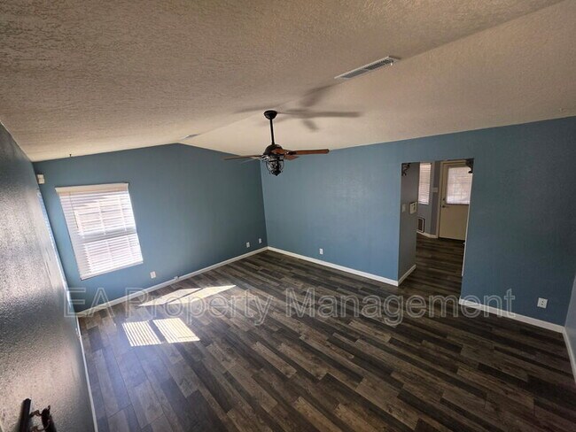 Building Photo - 4819 Platinum Loop NE