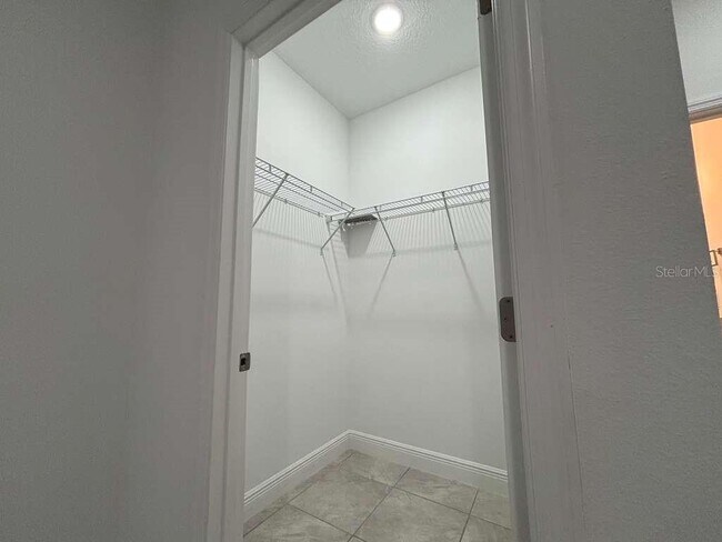 Building Photo - 9130 N Mendoza Way