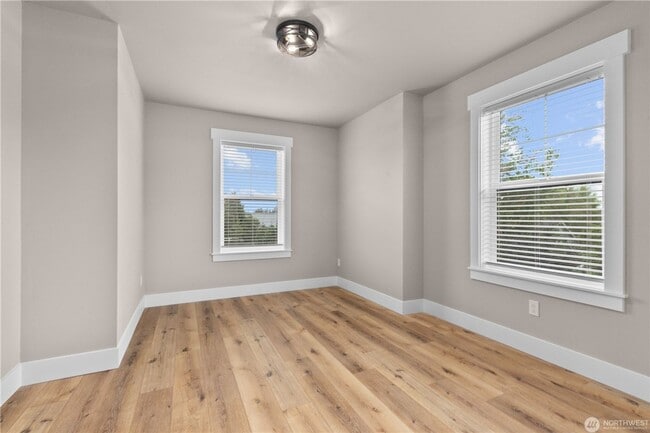 Building Photo - 2201 DeJong Dr