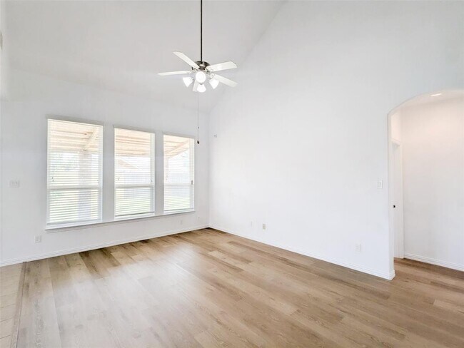 Building Photo - 24606 Forest Canopy Dr