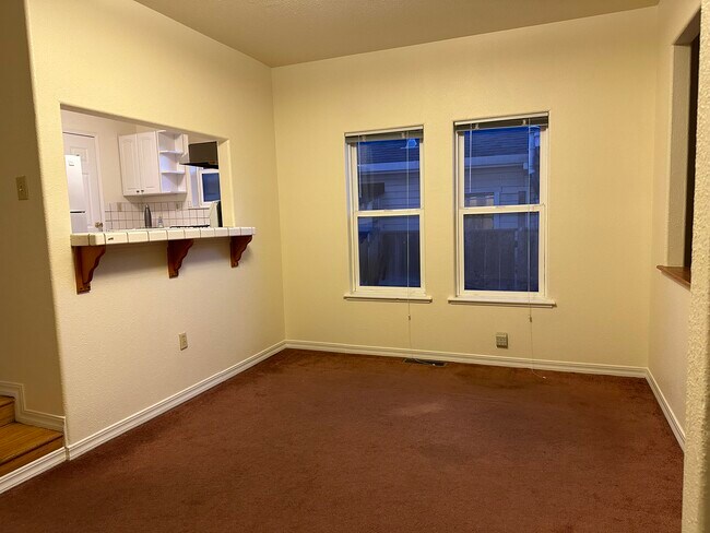 Dining room (walls are off white, they look yellow in photo) - 551 59th St
