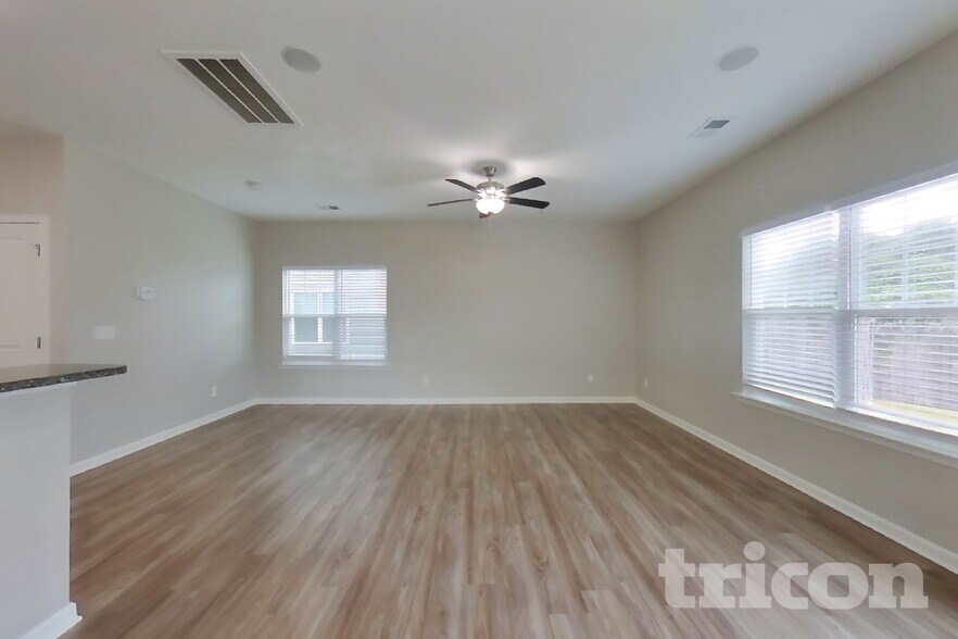 Building Photo - 409 Eastfair Dr