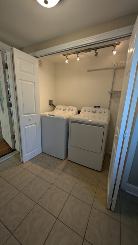 Building Photo - 24 Clark St