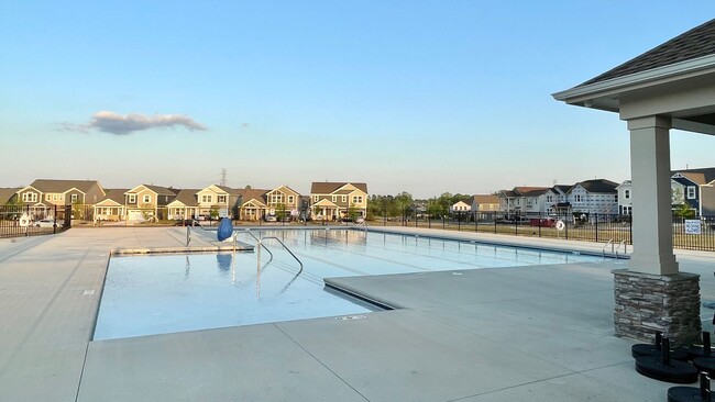 Building Photo - 1246 Ainslie Pl Rd