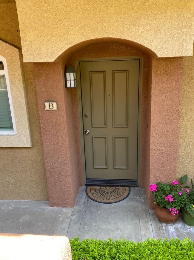 Building Photo - Condo available in beautiful Laguna Niguel!