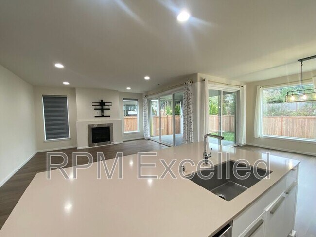 Building Photo - 16208 27th St Ct E