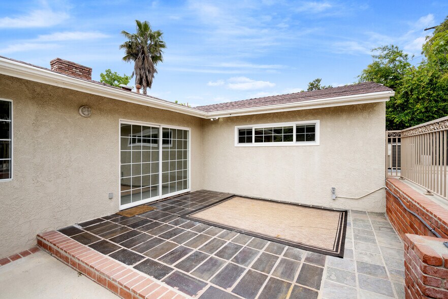 Building Photo - 3805 Los Olivos Ln