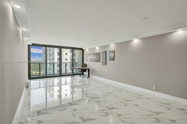Building Photo - 2301 S Ocean Dr