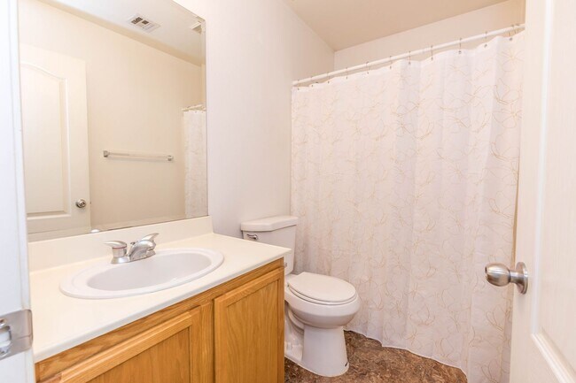 Building Photo - Spacious 3-Bedroom, 2.5-Bath Two-Story Hom...