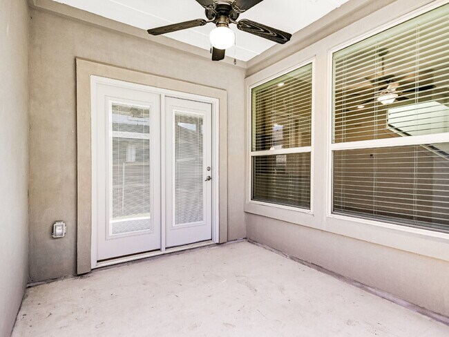 Building Photo - "Charming 3-Bedroom Condo Retreat in Georg...