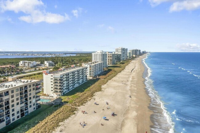 Building Photo - 10152 S Ocean Dr