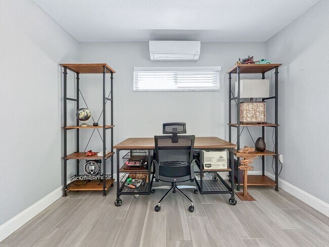 Building Photo - 4 Bed Waterfront Paradise with Pool, Dock & Gulf Access in Baileys Bluff