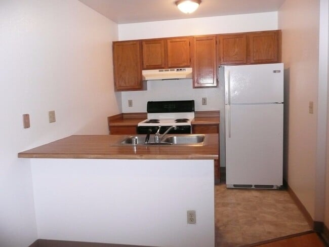 Building Photo - Independence Park 2bed two story washer & ...