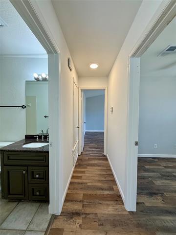 Building Photo - 2611 Fountainview Dr